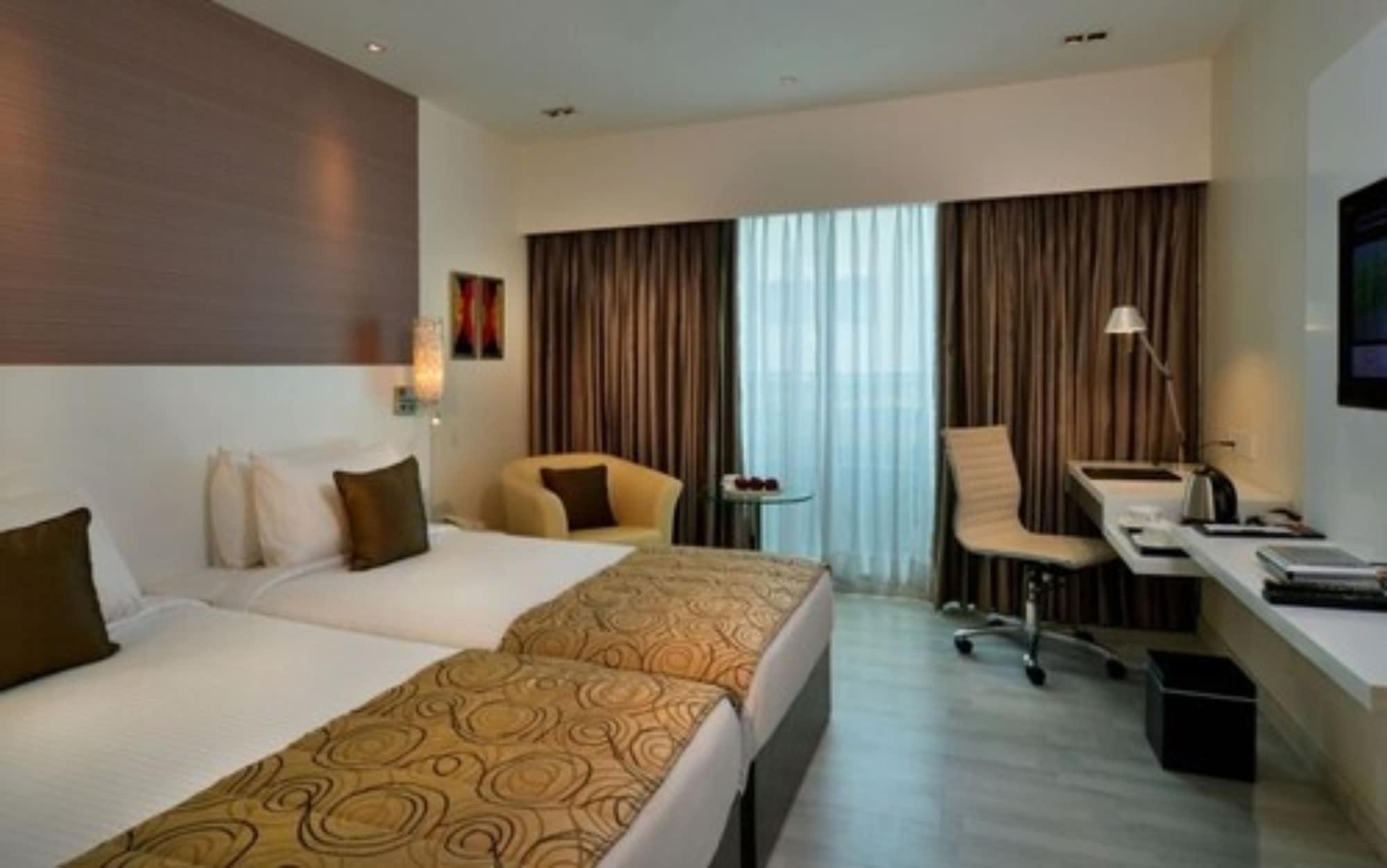 Majestic Court Sarovar Portico Navi Mumbai Ngoại thất bức ảnh
