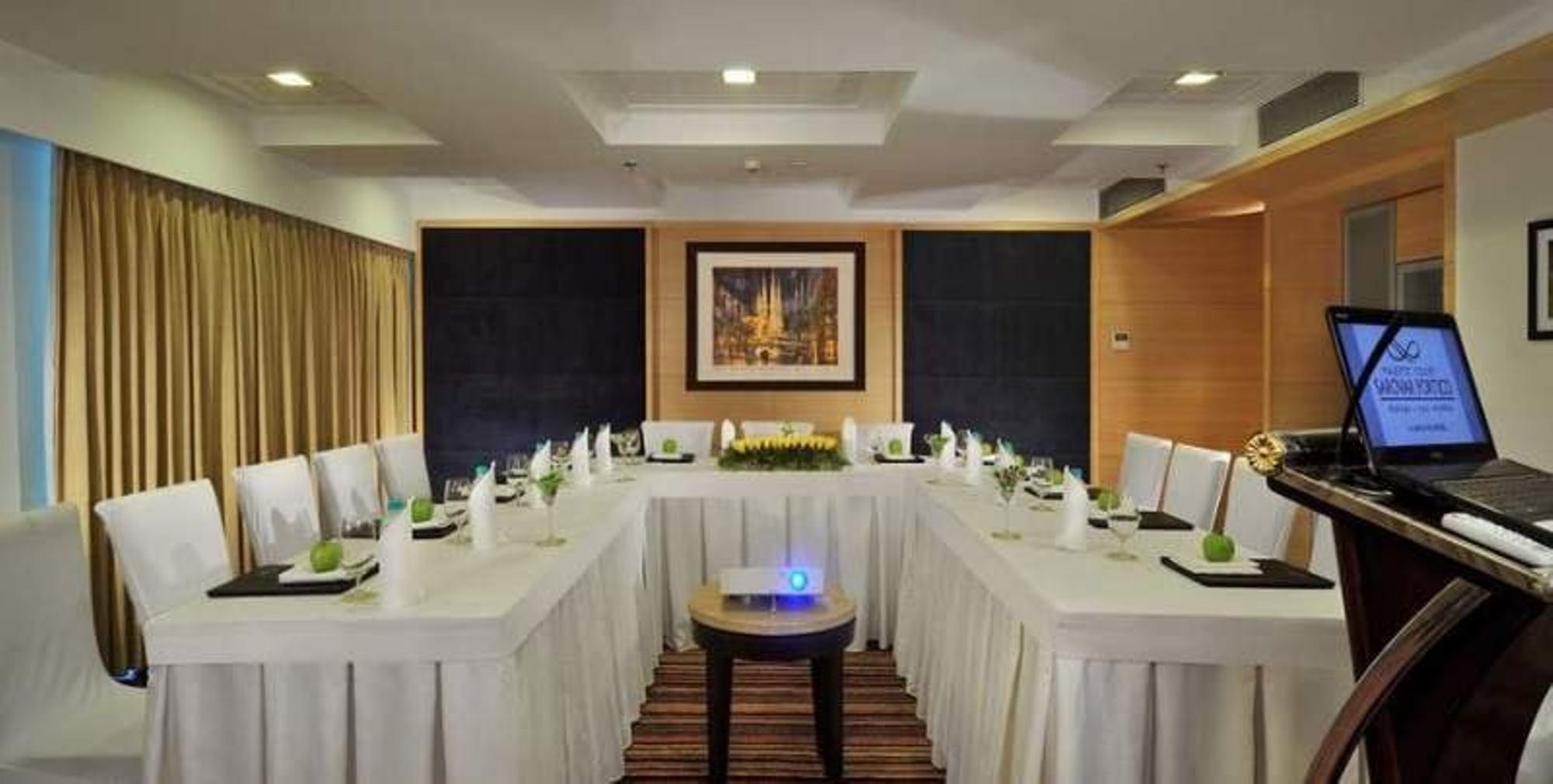 Majestic Court Sarovar Portico Navi Mumbai Ngoại thất bức ảnh