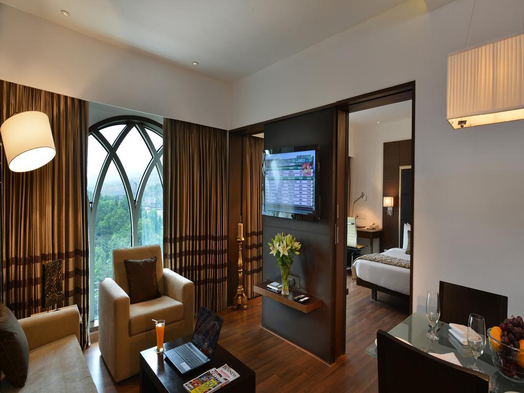 Majestic Court Sarovar Portico Navi Mumbai Ngoại thất bức ảnh