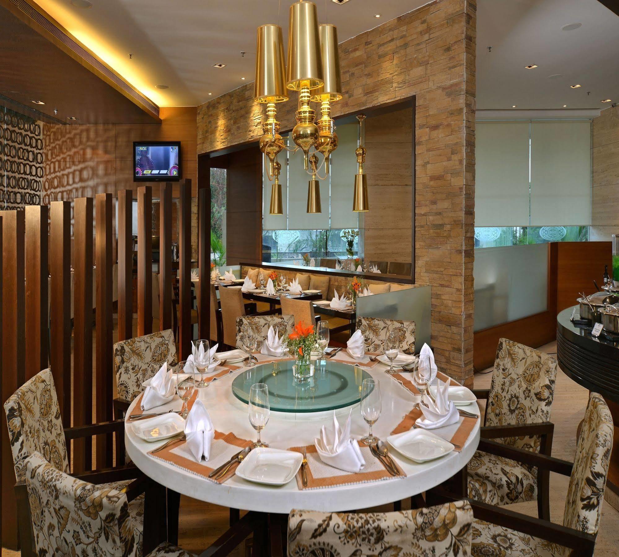 Majestic Court Sarovar Portico Navi Mumbai Ngoại thất bức ảnh