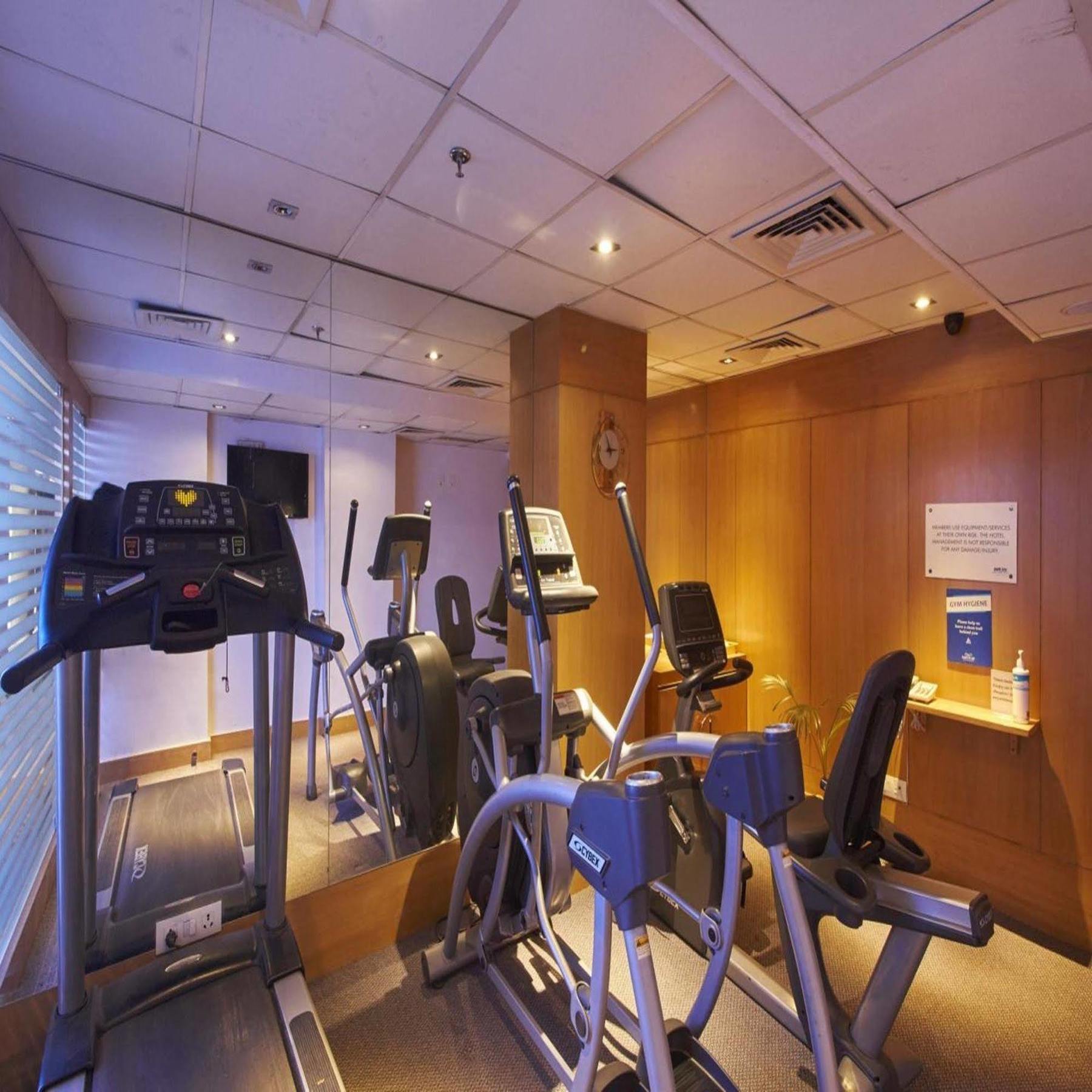 Majestic Court Sarovar Portico Navi Mumbai Ngoại thất bức ảnh