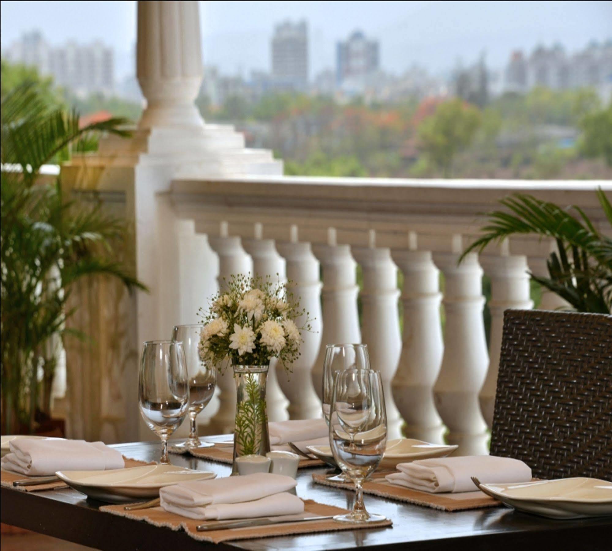 Majestic Court Sarovar Portico Navi Mumbai Ngoại thất bức ảnh