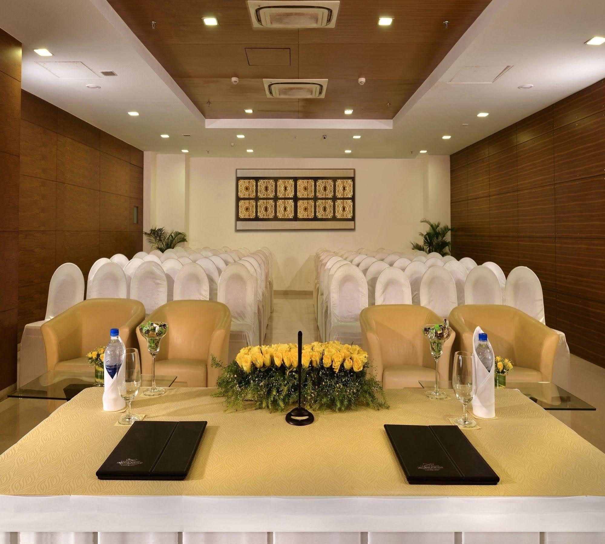 Majestic Court Sarovar Portico Navi Mumbai Ngoại thất bức ảnh