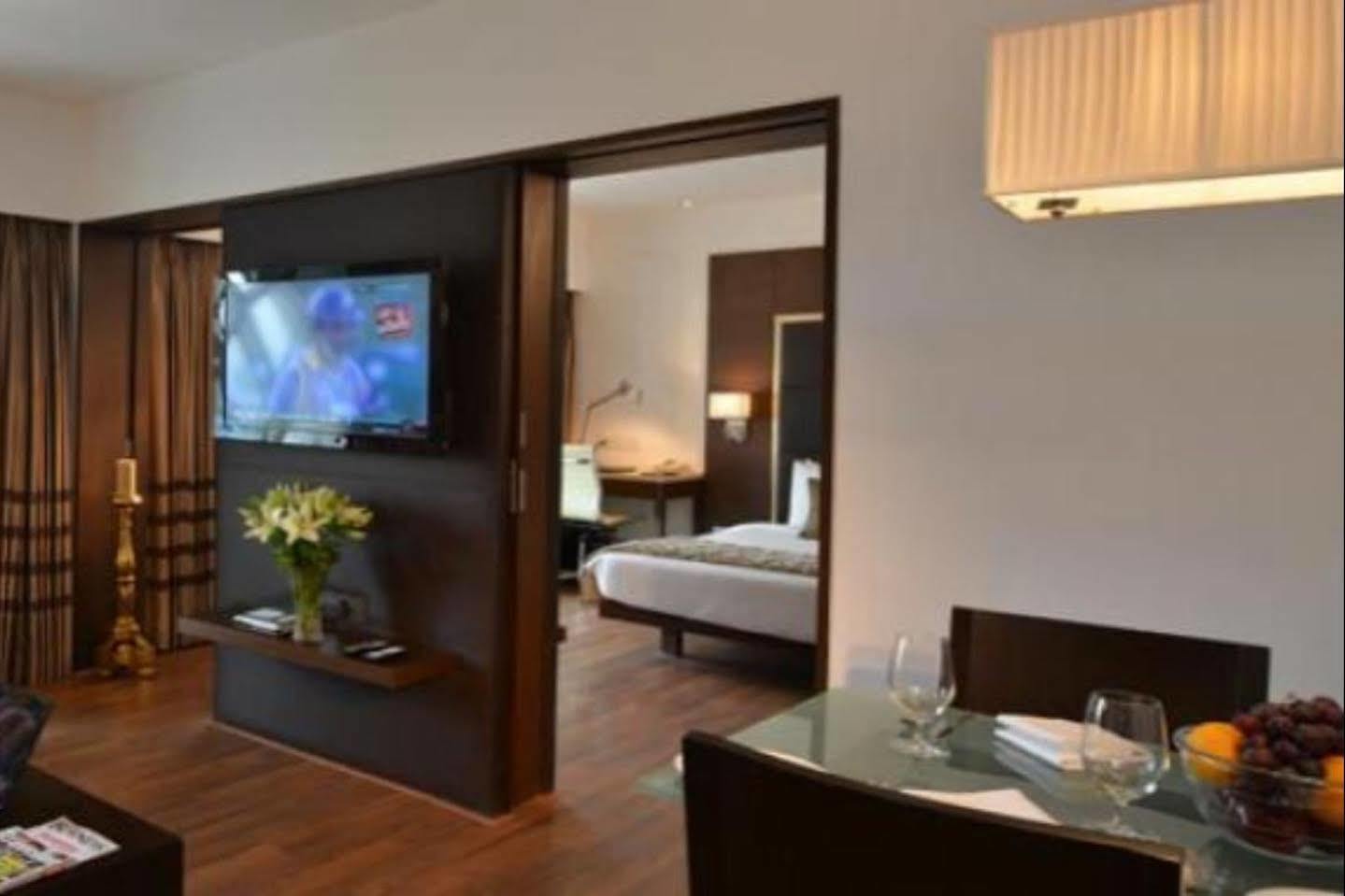 Majestic Court Sarovar Portico Navi Mumbai Ngoại thất bức ảnh