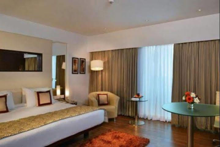 Majestic Court Sarovar Portico Navi Mumbai Ngoại thất bức ảnh
